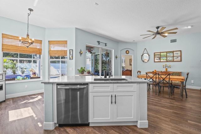 460 DENISE STREET, Tarpon Springs, FL 34689