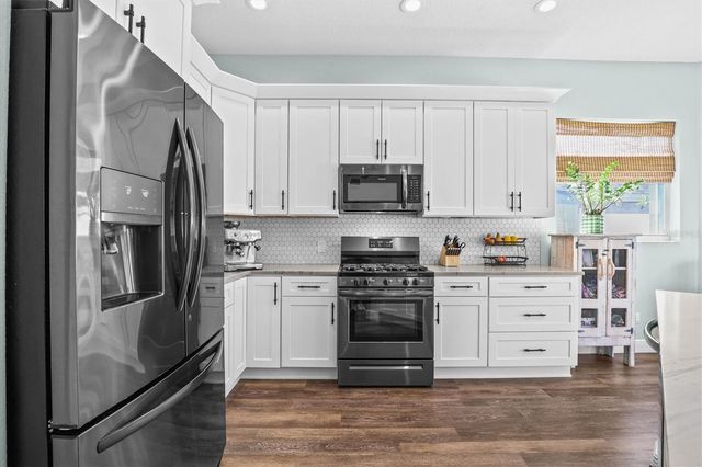 460 DENISE STREET, Tarpon Springs, FL 34689