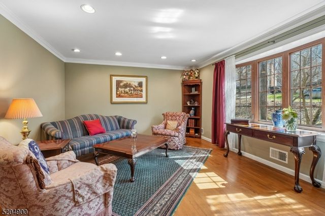 31 Branko Road, Berkeley Heights Twp., NJ 07922