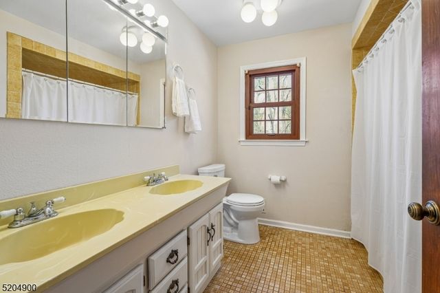 31 Branko Road, Berkeley Heights Twp., NJ 07922