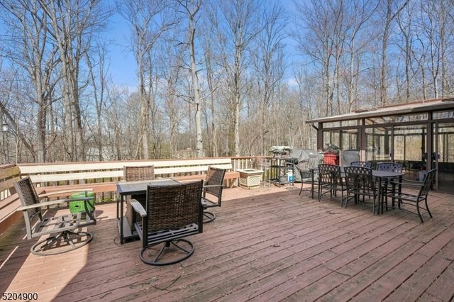 31 Branko Road, Berkeley Heights Twp., NJ 07922