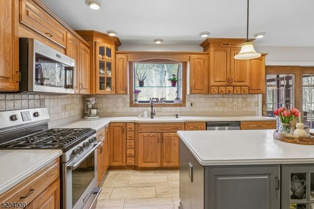 31 Branko Road, Berkeley Heights Twp., NJ 07922