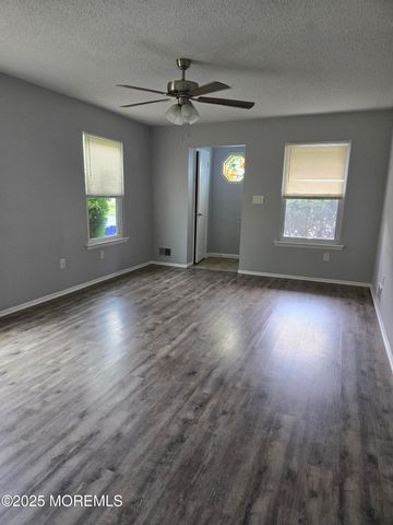 33 Mariner Place, Brick, NJ 08723