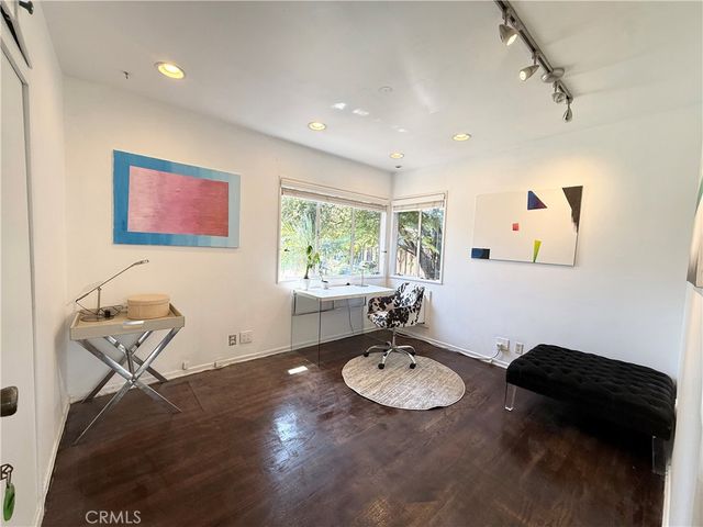 5425 Halbrent Avenue, Sherman Oaks, CA 91411