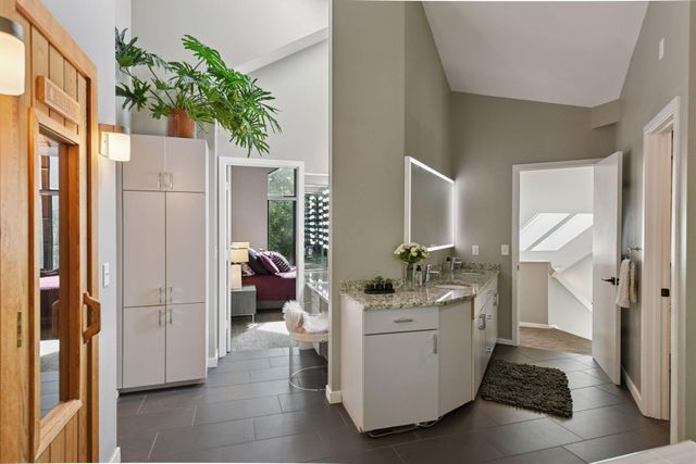 15010 Woods Edge, Minnetonka, MN 55345