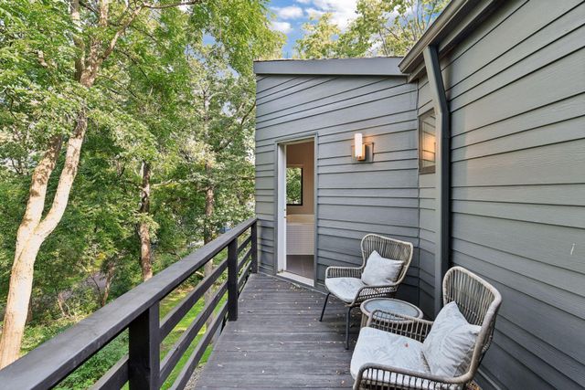 15010 Woods Edge, Minnetonka, MN 55345