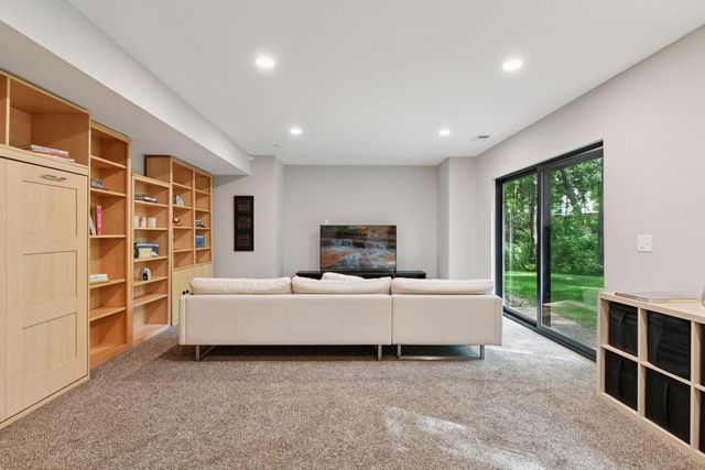 15010 Woods Edge, Minnetonka, MN 55345