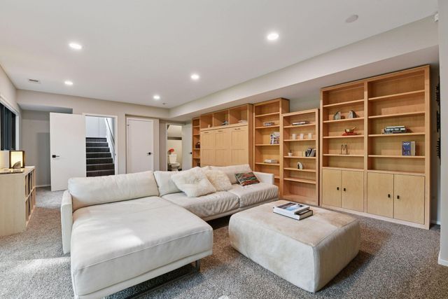15010 Woods Edge, Minnetonka, MN 55345