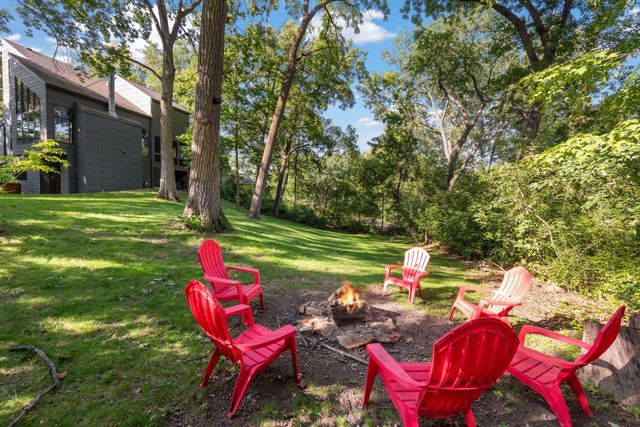 15010 Woods Edge, Minnetonka, MN 55345
