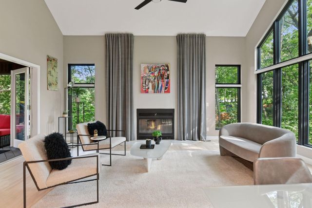 15010 Woods Edge, Minnetonka, MN 55345