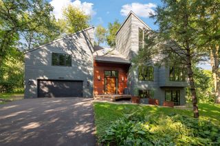 15010 Woods Edge, Minnetonka, MN 55345