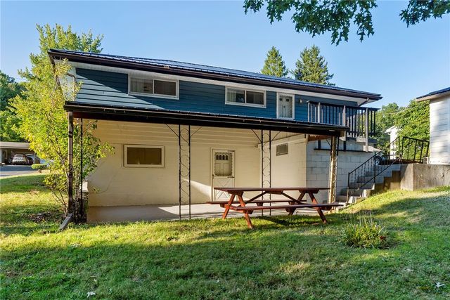 2085 Debrakeleer, Farrell, PA 16121