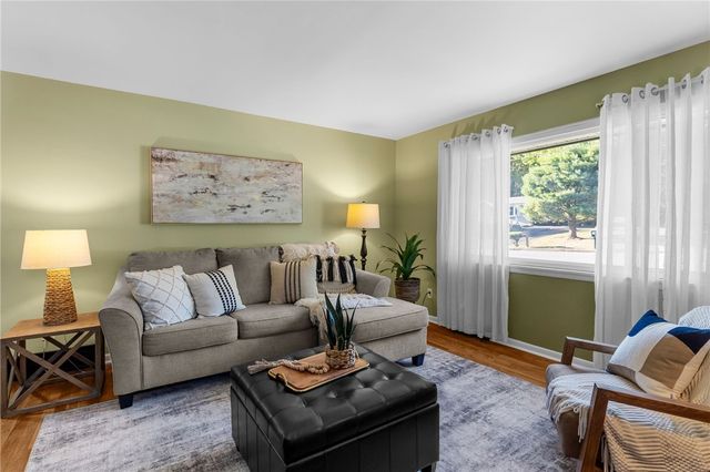 2085 Debrakeleer, Farrell, PA 16121