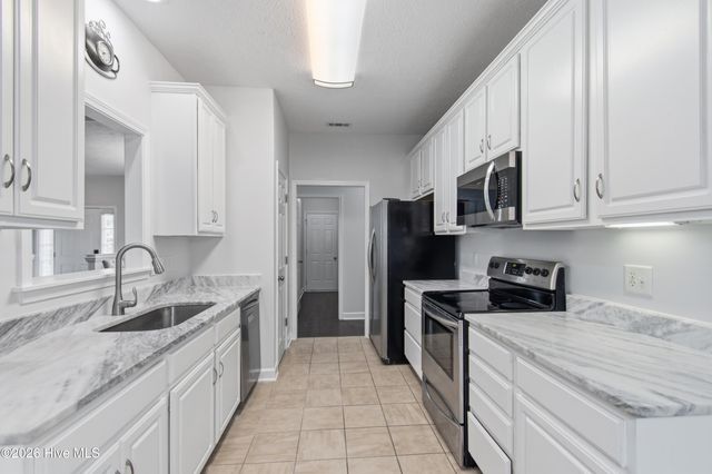 709 E Pipers Glen, Shallotte, NC 28470