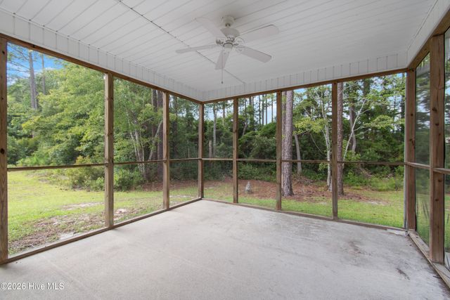 709 E Pipers Glen, Shallotte, NC 28470