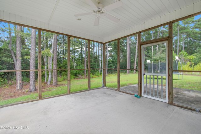 709 E Pipers Glen, Shallotte, NC 28470