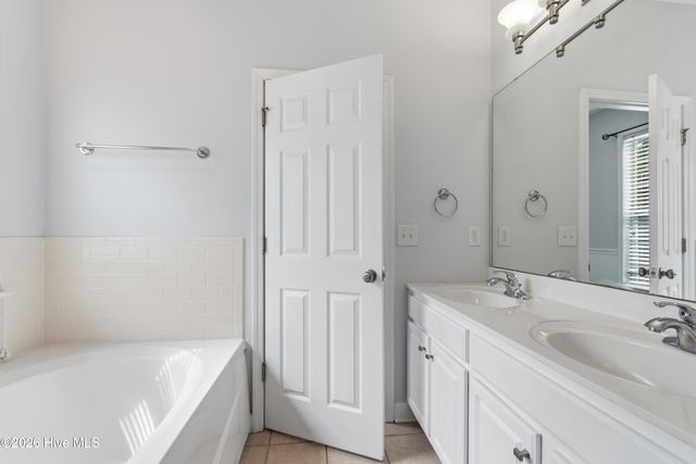 709 E Pipers Glen, Shallotte, NC 28470