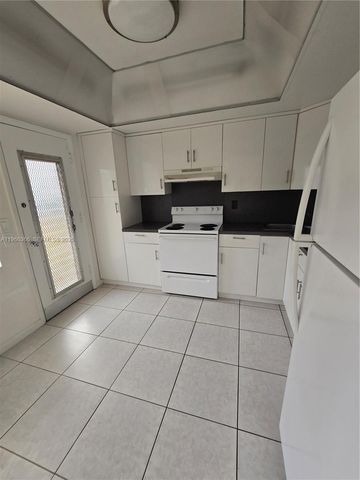 851 NE 14th Ave 414, Hallandale Beach, FL 33009