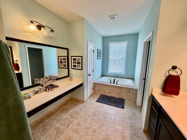 1443 OLMSTED DR, Bear, DE 19701