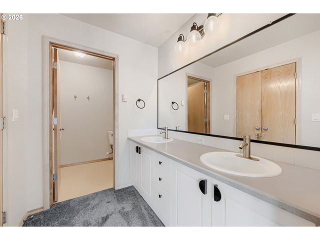 15711 Ne BEECH St 5B, Portland, OR 97230