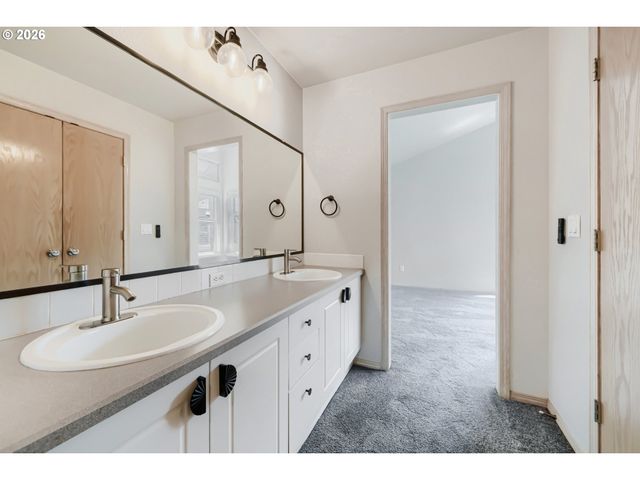15711 Ne BEECH St 5B, Portland, OR 97230