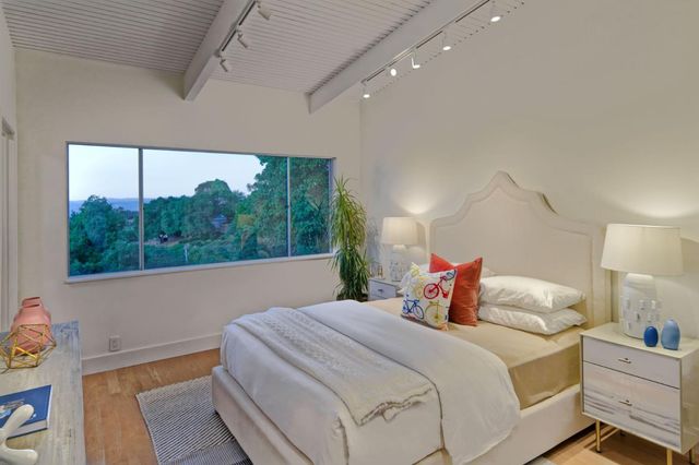 135 Hill Top Drive, Los Gatos, CA 95032