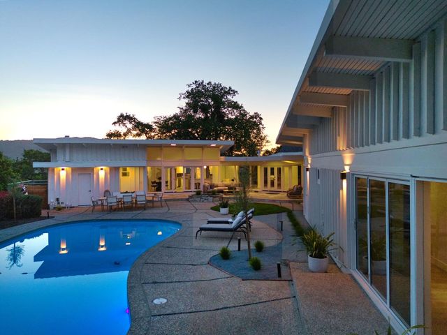 135 Hill Top Drive, Los Gatos, CA 95032