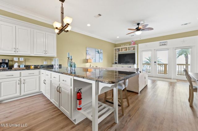 806 W Beach Boulevard, Long Beach, MS 39560