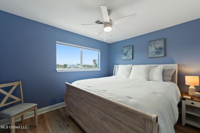 806 W Beach Boulevard, Long Beach, MS 39560