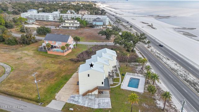 806 W Beach Boulevard, Long Beach, MS 39560