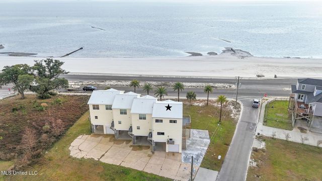 806 W Beach Boulevard, Long Beach, MS 39560