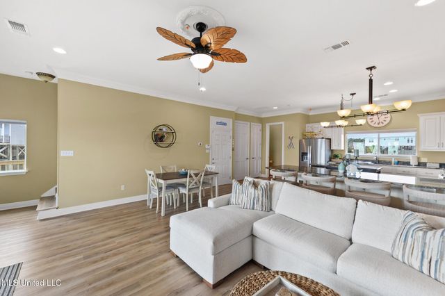 806 W Beach Boulevard, Long Beach, MS 39560