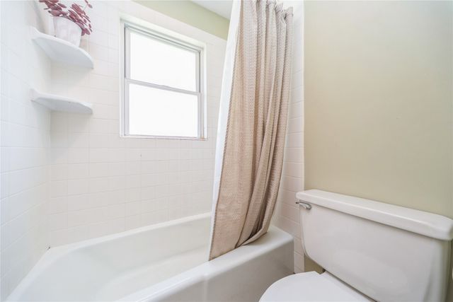 4021 80th Street, Urbandale, IA 50322