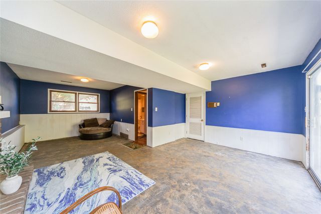 4021 80th Street, Urbandale, IA 50322