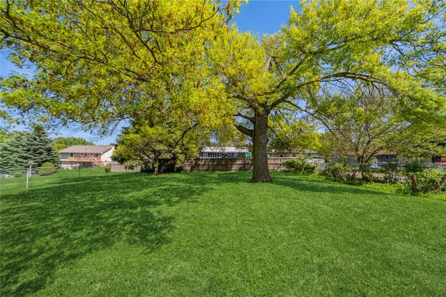 4021 80th Street, Urbandale, IA 50322