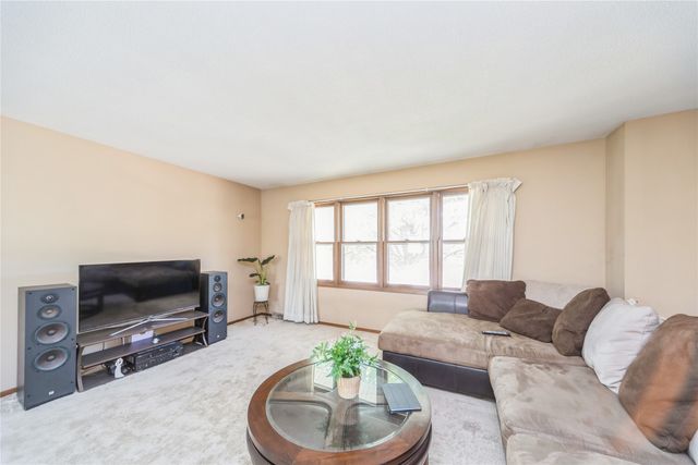 4021 80th Street, Urbandale, IA 50322