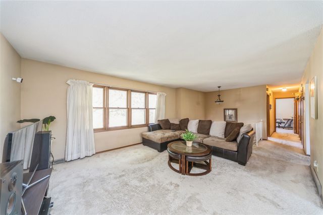 4021 80th Street, Urbandale, IA 50322