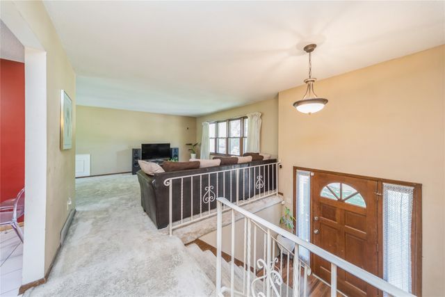 4021 80th Street, Urbandale, IA 50322