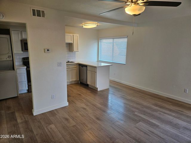 1330 E HIGHLAND Avenue 2A, Phoenix, AZ 85014
