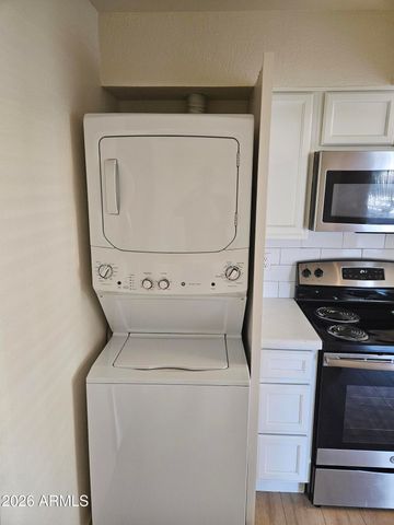 1330 E HIGHLAND Avenue 2A, Phoenix, AZ 85014