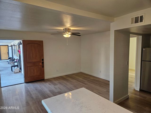 1330 E HIGHLAND Avenue 2A, Phoenix, AZ 85014