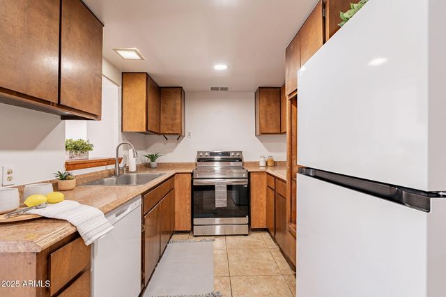 551 W HARDING Avenue, Coolidge, AZ 85128