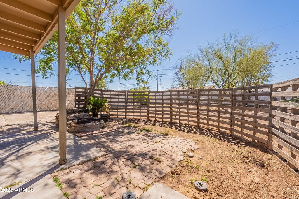 Image 23 of property listing at 551 W HARDING Avenue, Coolidge, AZ 85128