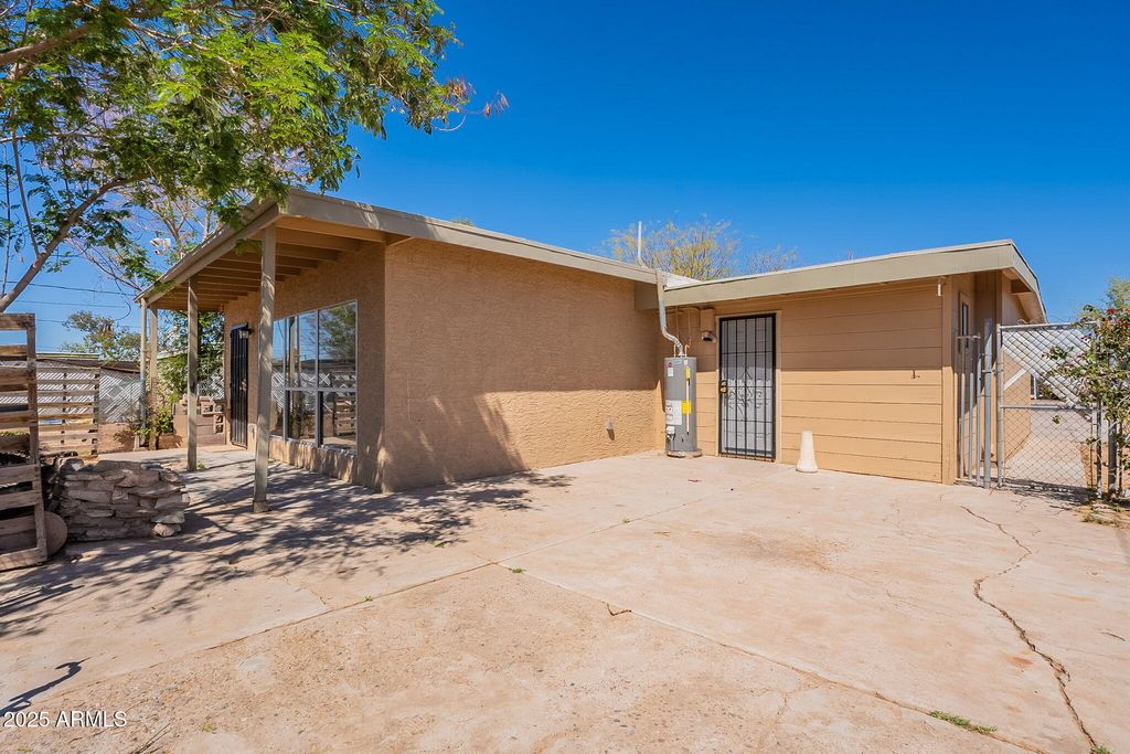 Image 45 of property listing at 551 W HARDING Avenue, Coolidge, AZ 85128