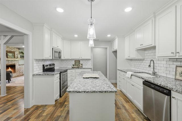 898 Farm Road 21, Mount Vernon, TX 75457