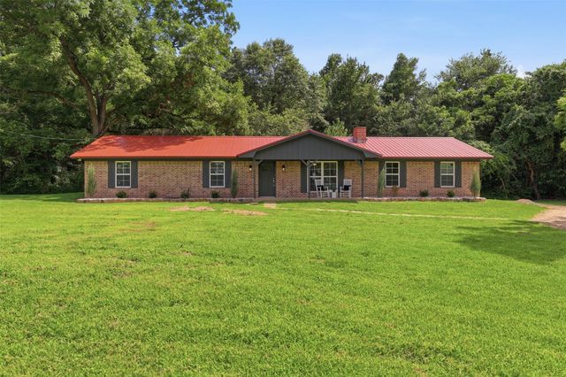 898 Farm Road 21, Mount Vernon, TX 75457