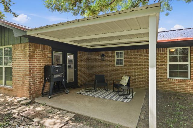 898 Farm Road 21, Mount Vernon, TX 75457