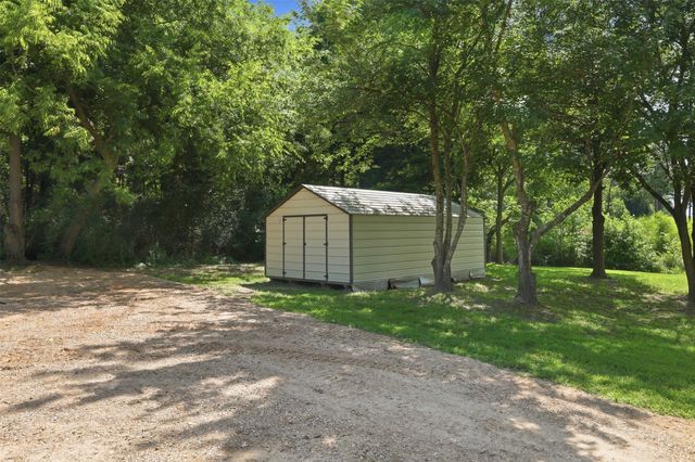 898 Farm Road 21, Mount Vernon, TX 75457