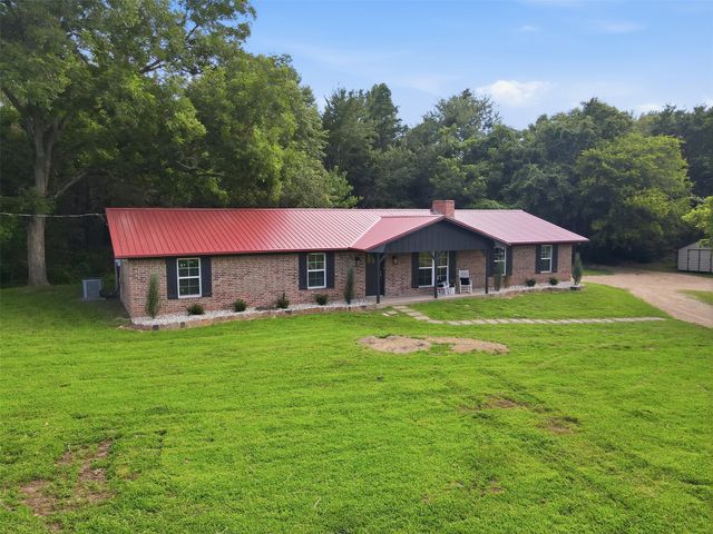 898 Farm Road 21, Mount Vernon, TX 75457