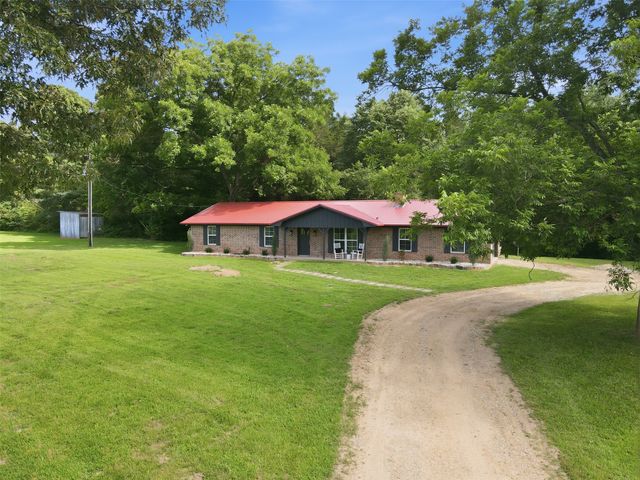 898 Farm Road 21, Mount Vernon, TX 75457